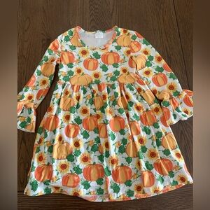 Girls pumpkin, fall, autumn dress. EUC. Smoke free, pet friendly home.